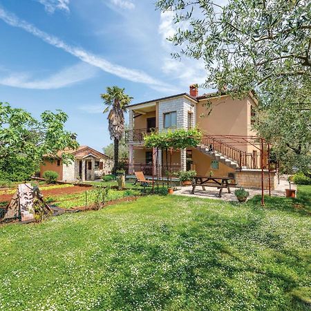 Stunning Apartment In Umag With Wifi ภายนอก รูปภาพ