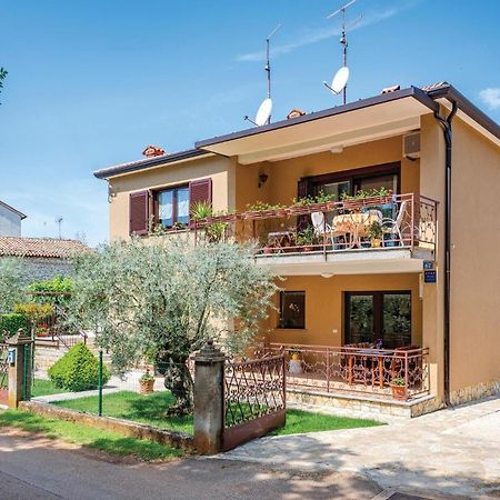 Stunning Apartment In Umag With Wifi ภายนอก รูปภาพ